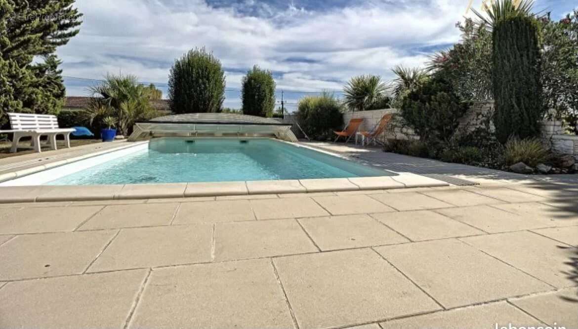Maison spacieuse de 3 chambres avec jardin et piscine - photo 2