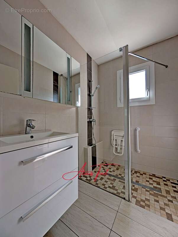 Maison à AMBARES-ET-LAGRAVE