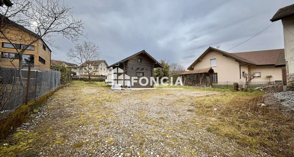 Maison à LA ROCHE-SUR-FORON