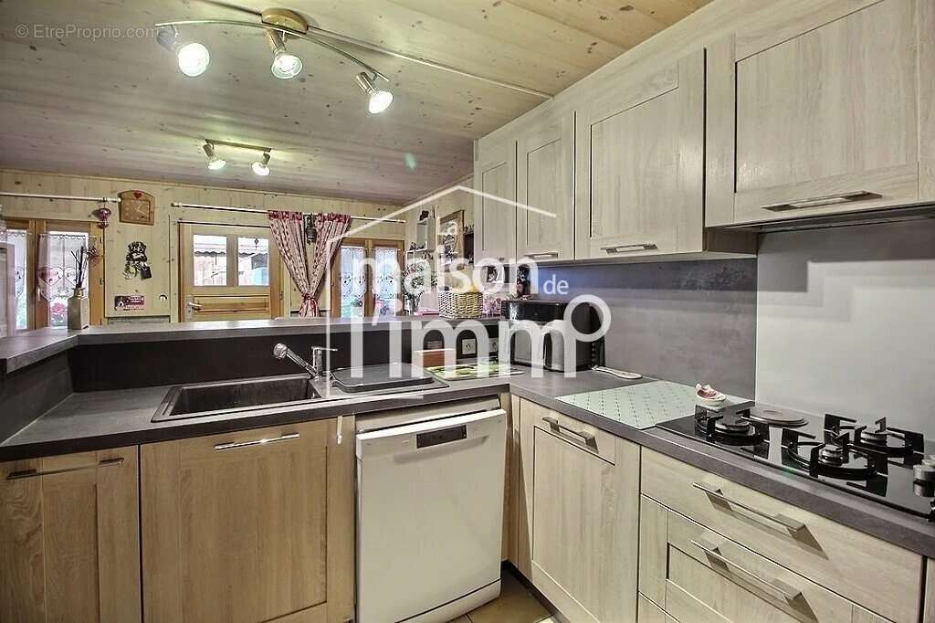 Ferme mitoyenne - a vendre - au coeur de chatel dans les portes du soleil - photo 4