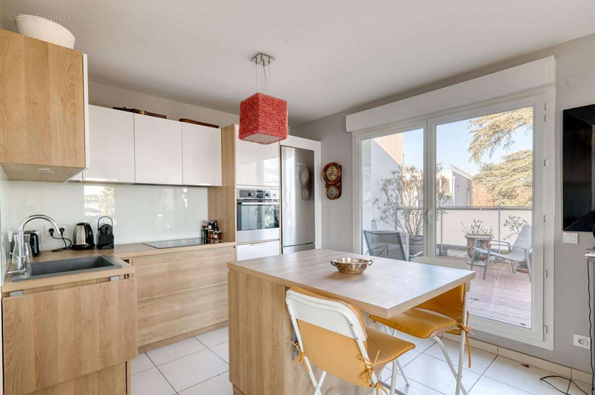 Appartement à LA MULATIERE