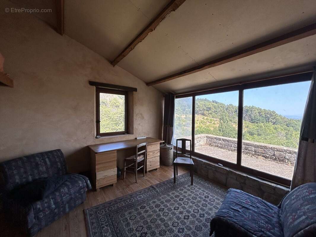 Maison 160 m² à Creysseilles  - photo 6