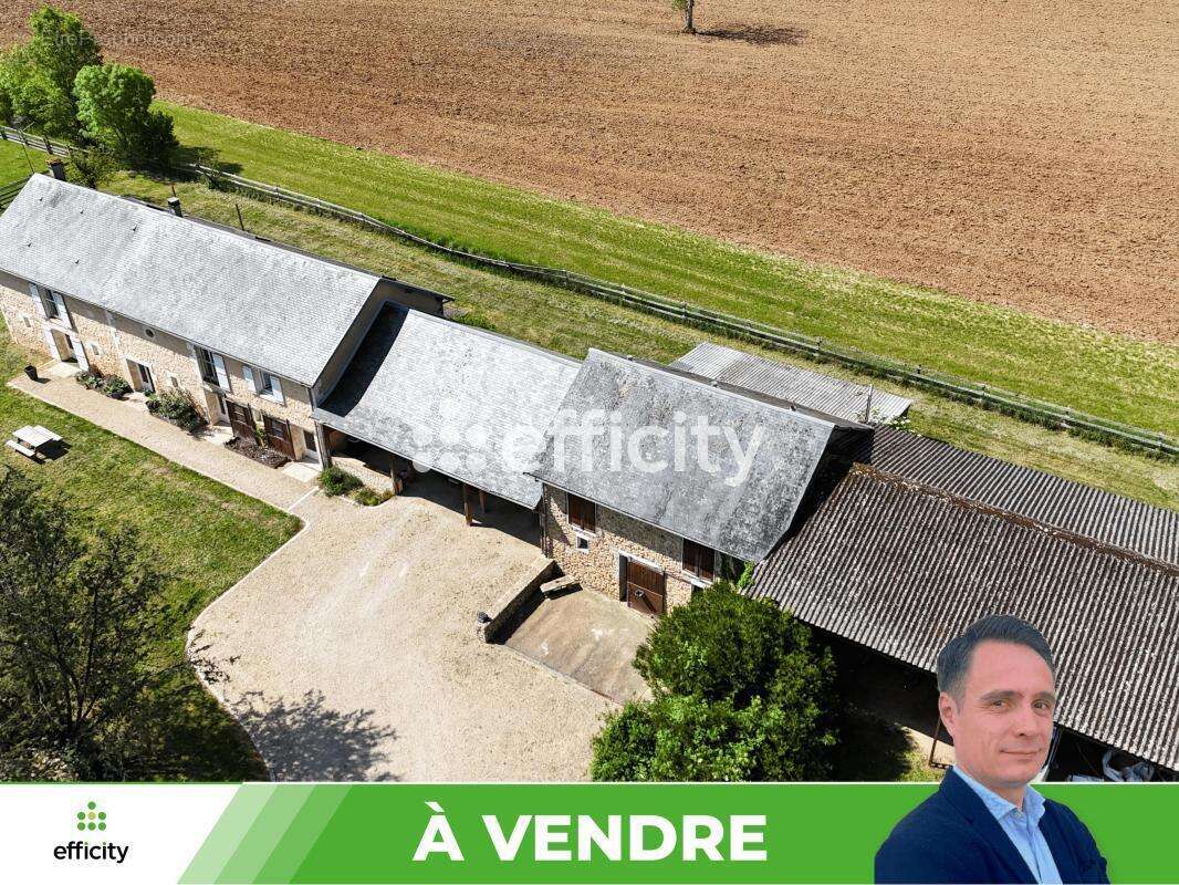 Maison 237 m² à Iteuil  - photo 3