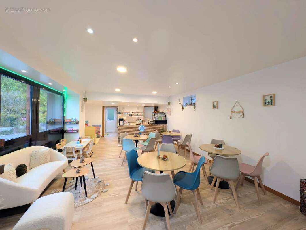 Commerce à LA FERTE-SOUS-JOUARRE