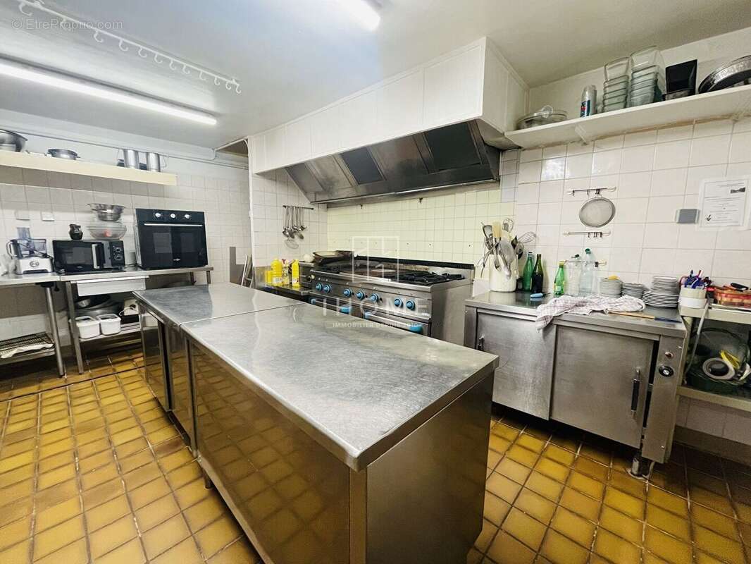 Commerce à GUECELARD