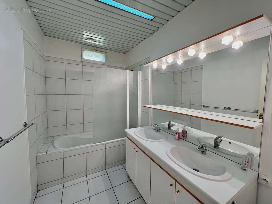 Maison à SAINT-EMILION