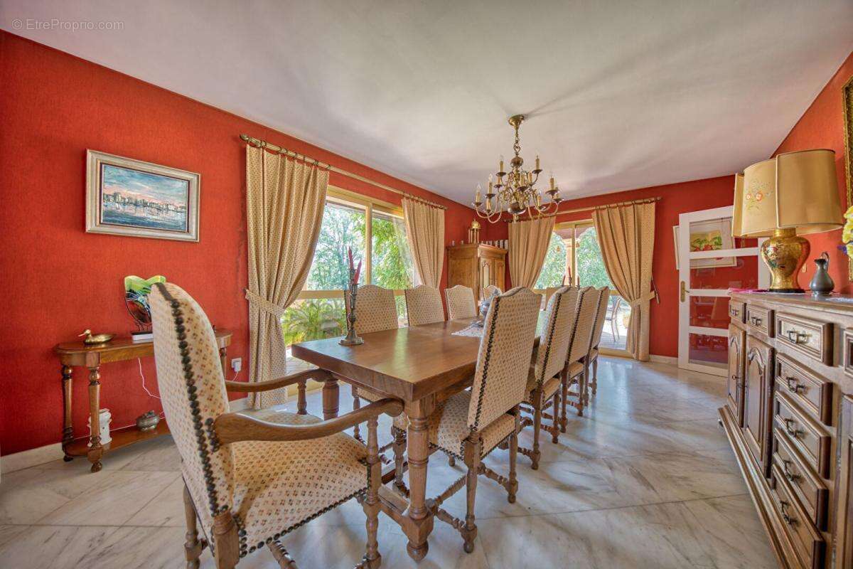 Maison à RIBAUTE-LES-TAVERNES