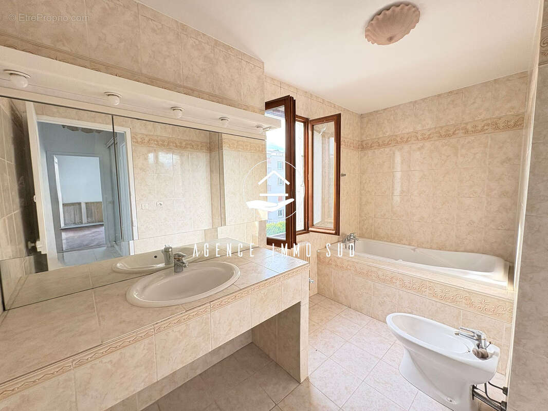 Maison à CAGNES-SUR-MER