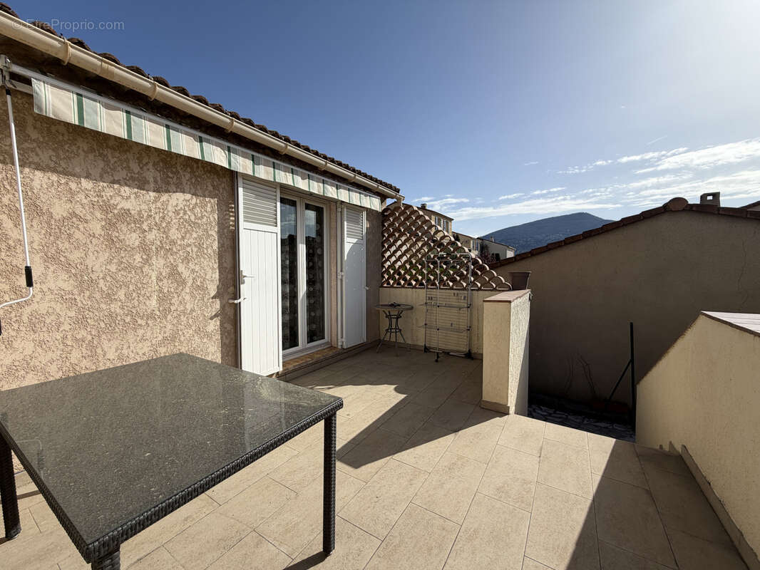 Maison à CARROS