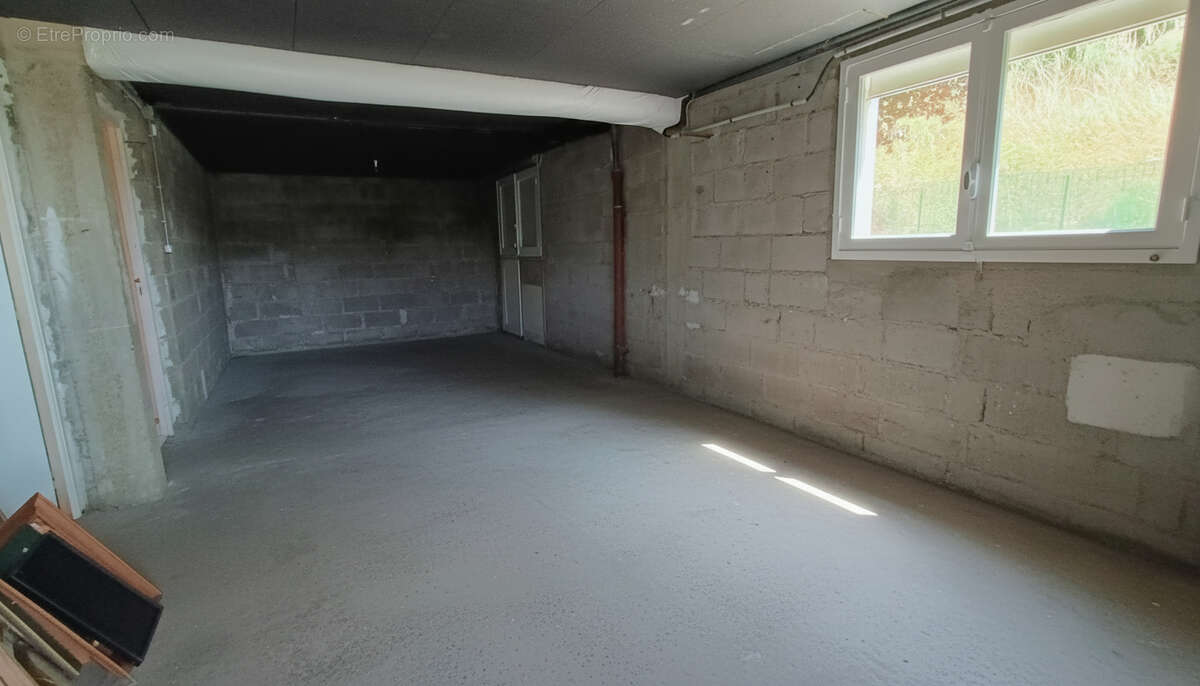 Pavillon type 5sur 393M2 a creissels - photo 7