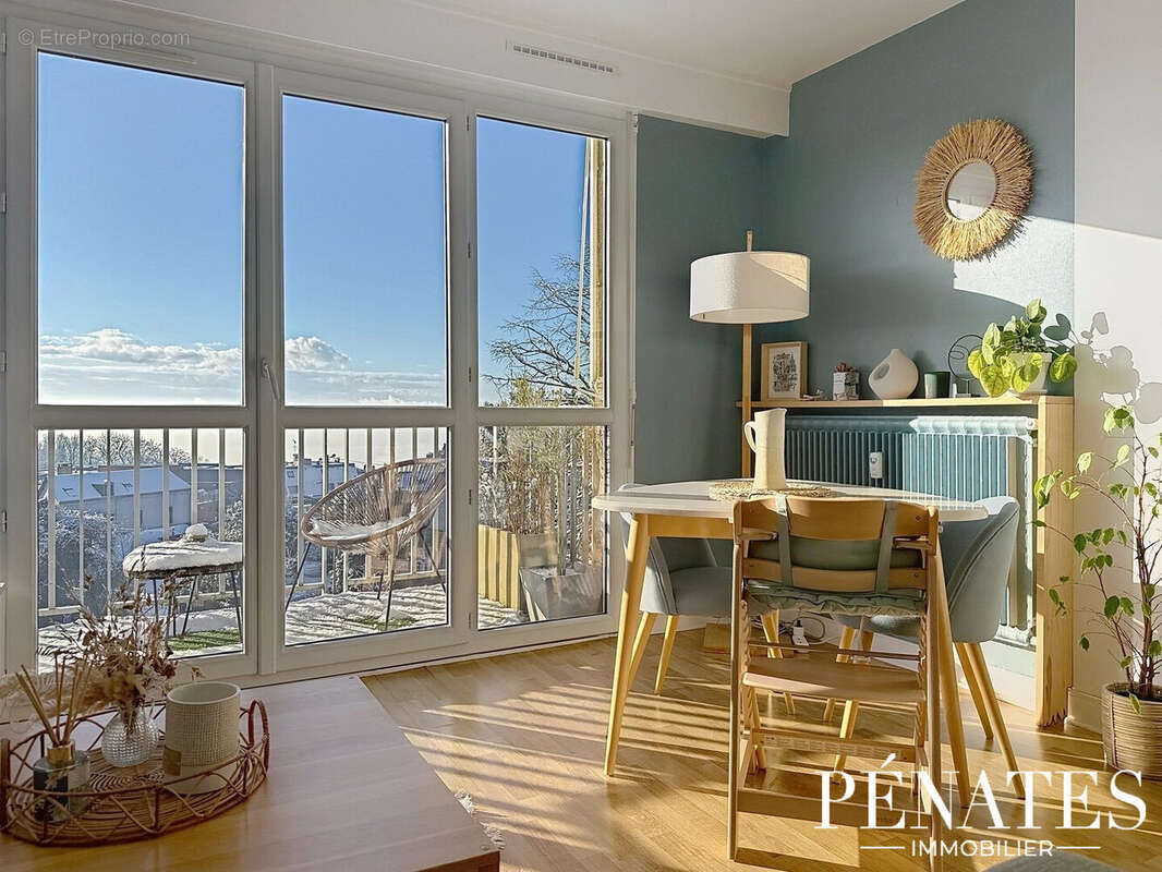 Appartement à MONT-SAINT-AIGNAN