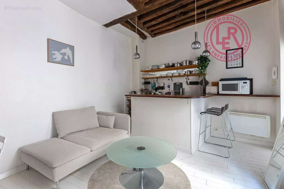 Appartement à PARIS-3E