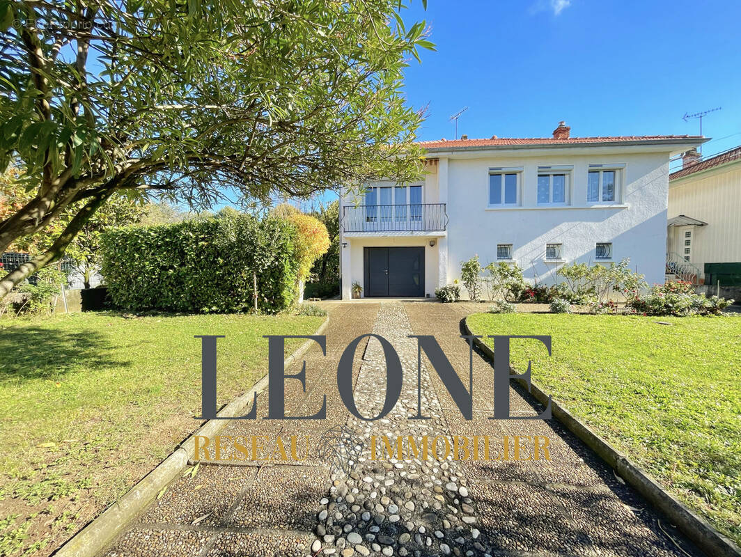 Maison à PIERRE-BENITE