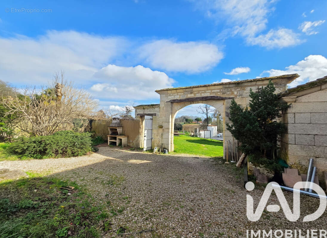 Photo 4 - Maison à CHAMPNIERS