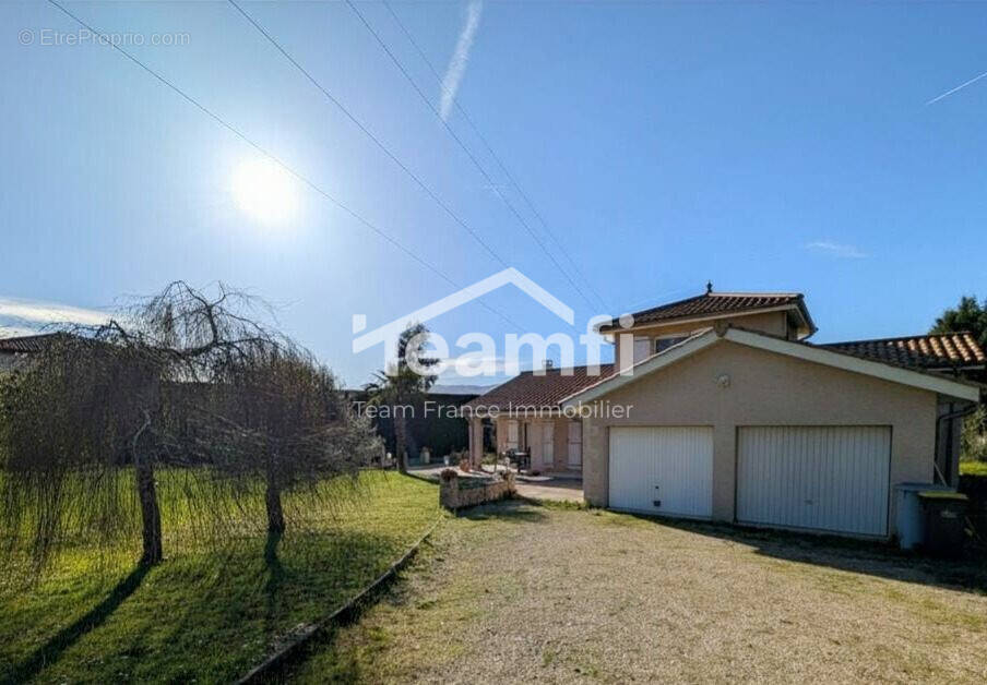 Maison à CLONAS-SUR-VAREZE