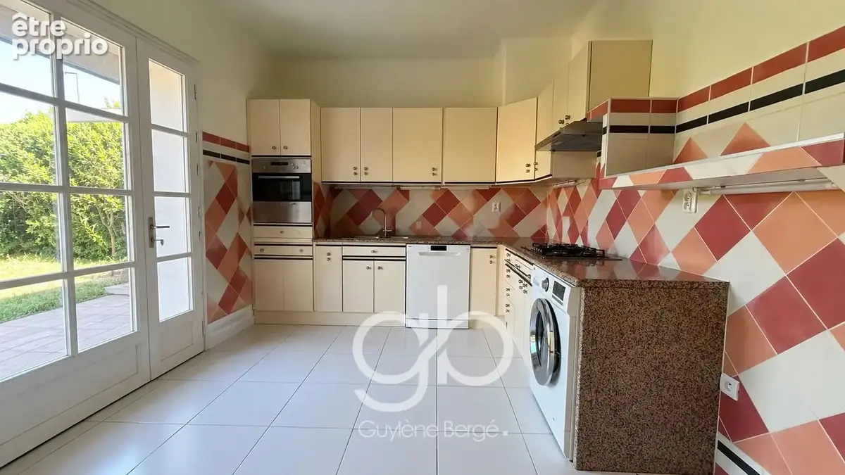 Pérols   Maison familiale atypique avec piscine - photo 8
