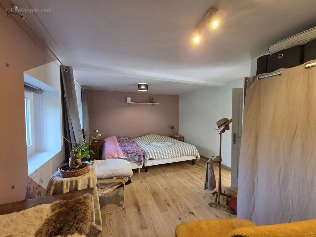 Appartement à SAINT-BASILE