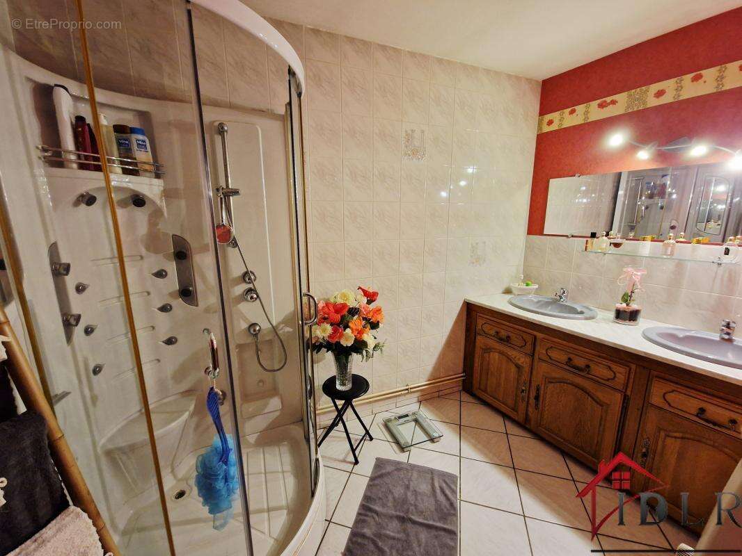 Maison 205 m2 avec 3 chambres - photo 5