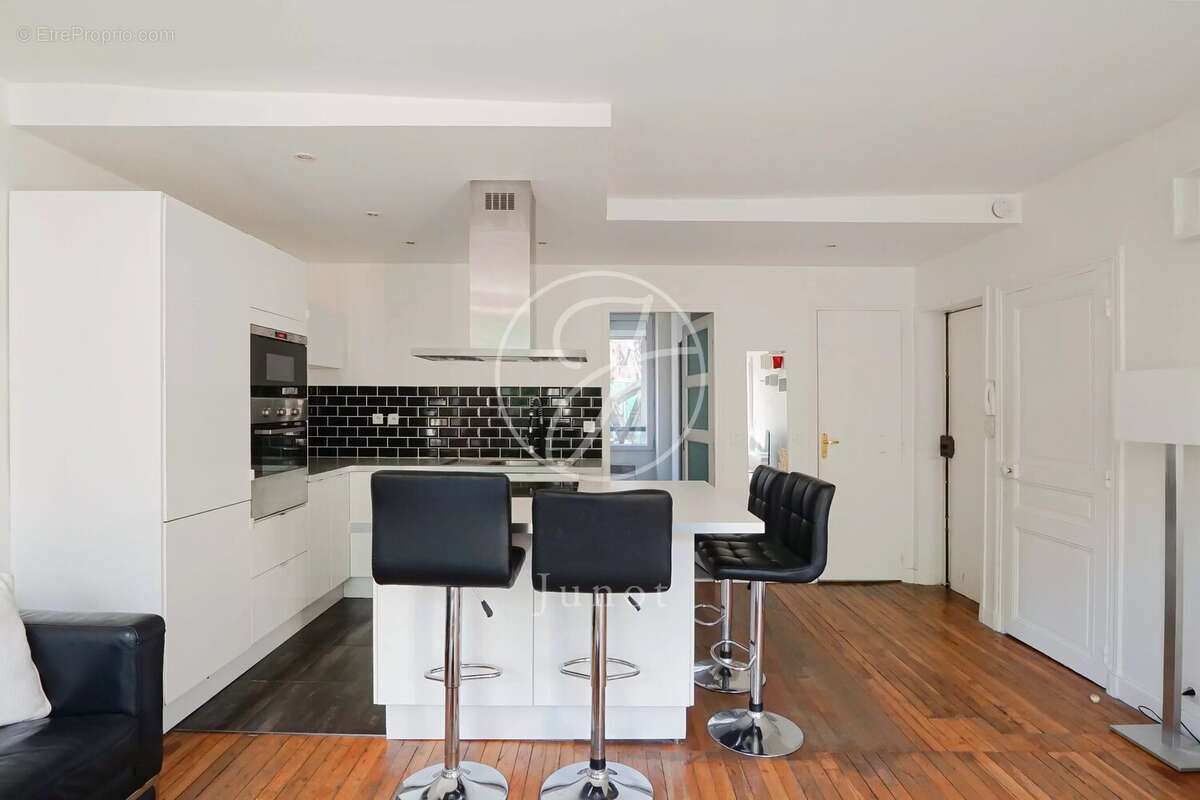 Appartement à PARIS-18E