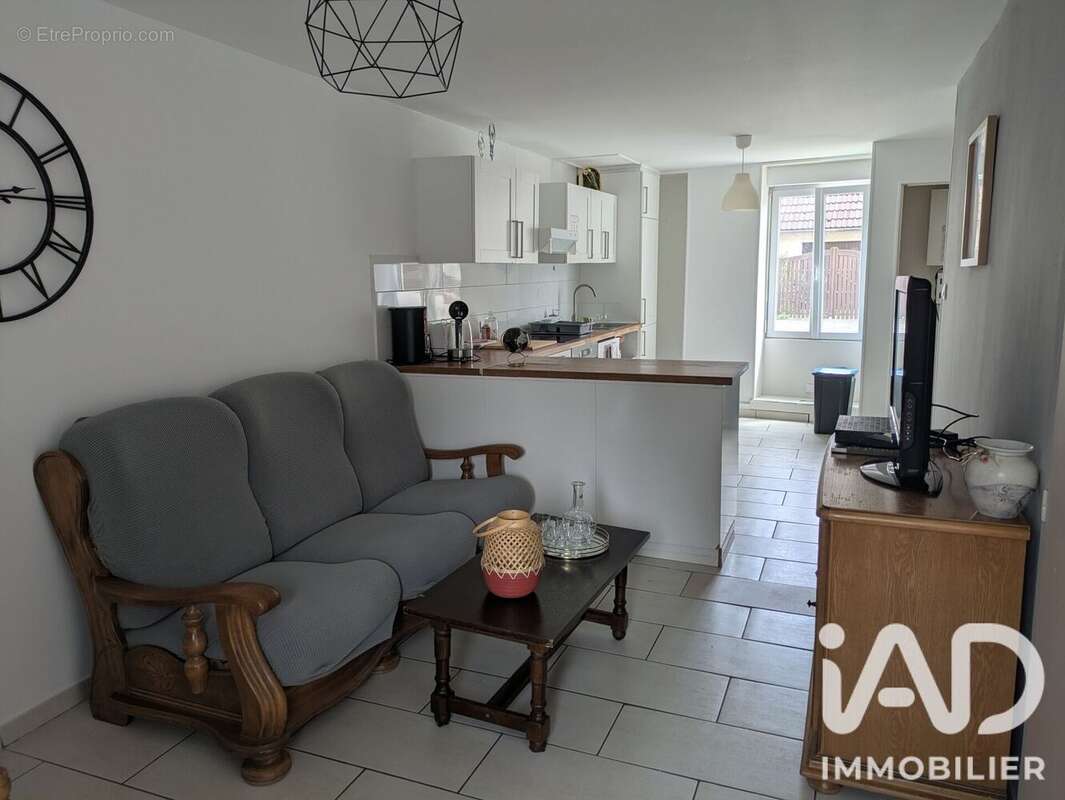 Maison 96 m² à Cusset  - photo 6
