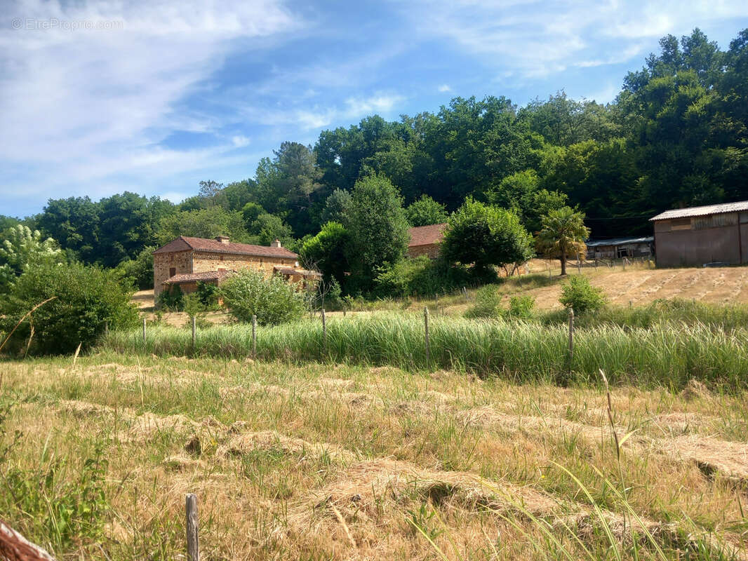 Maison à LOUBEJAC