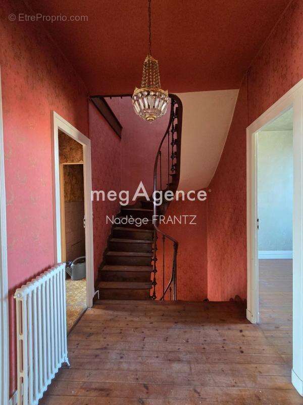 Maison à SAINT-JEAN-D'ANGELY