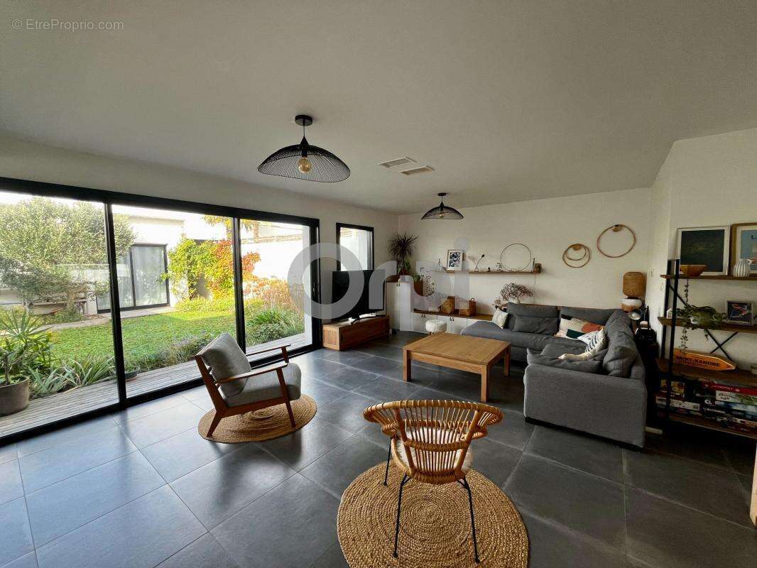 Maison à SAINT-XANDRE