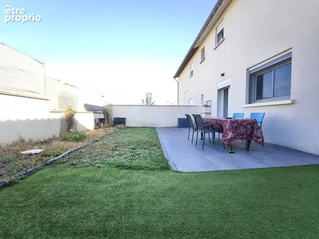 Maison au coeur du village de montagny avec terrasse et beaux volumes. - photo 17