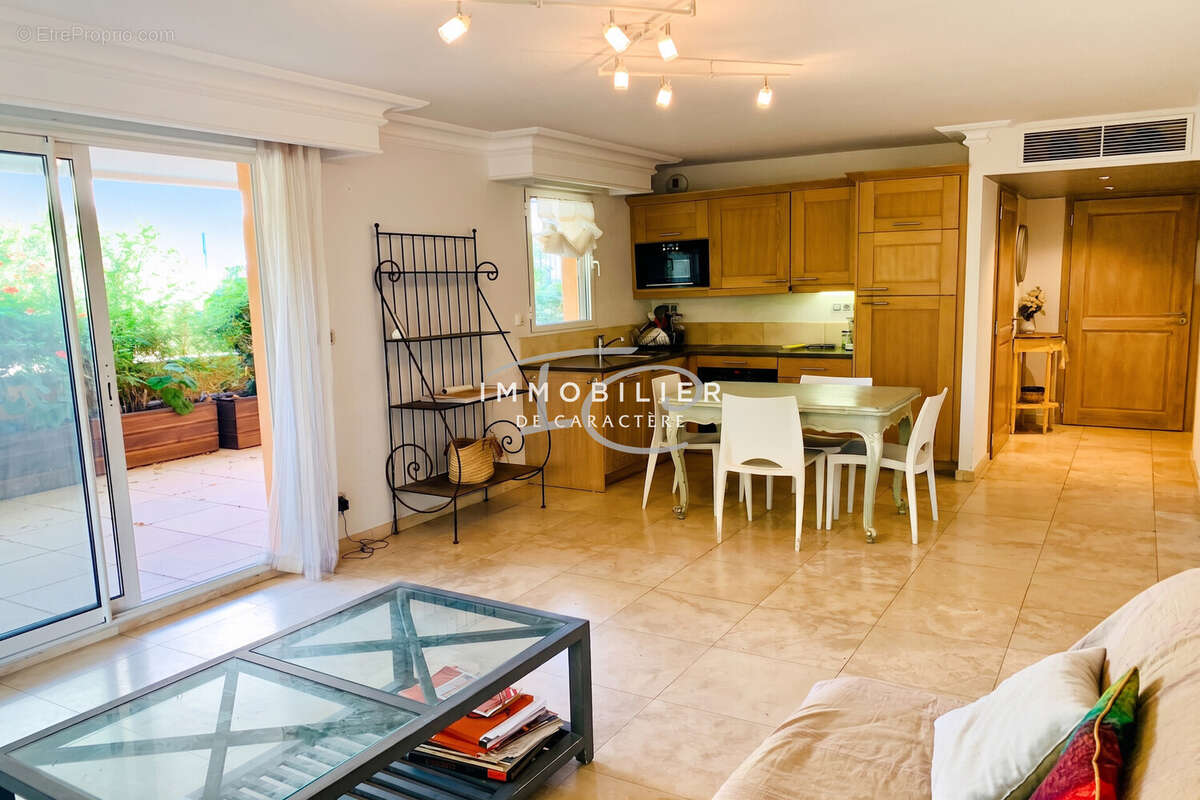 Appartement 63 m² à Cavalaire-Sur-Mer  - photo 3
