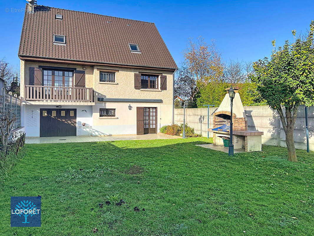 Maison à CORBEIL-ESSONNES