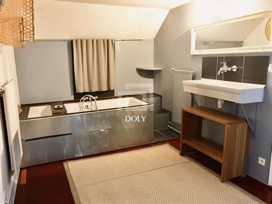 Appartement à VILLENEUVE-LA-GARENNE