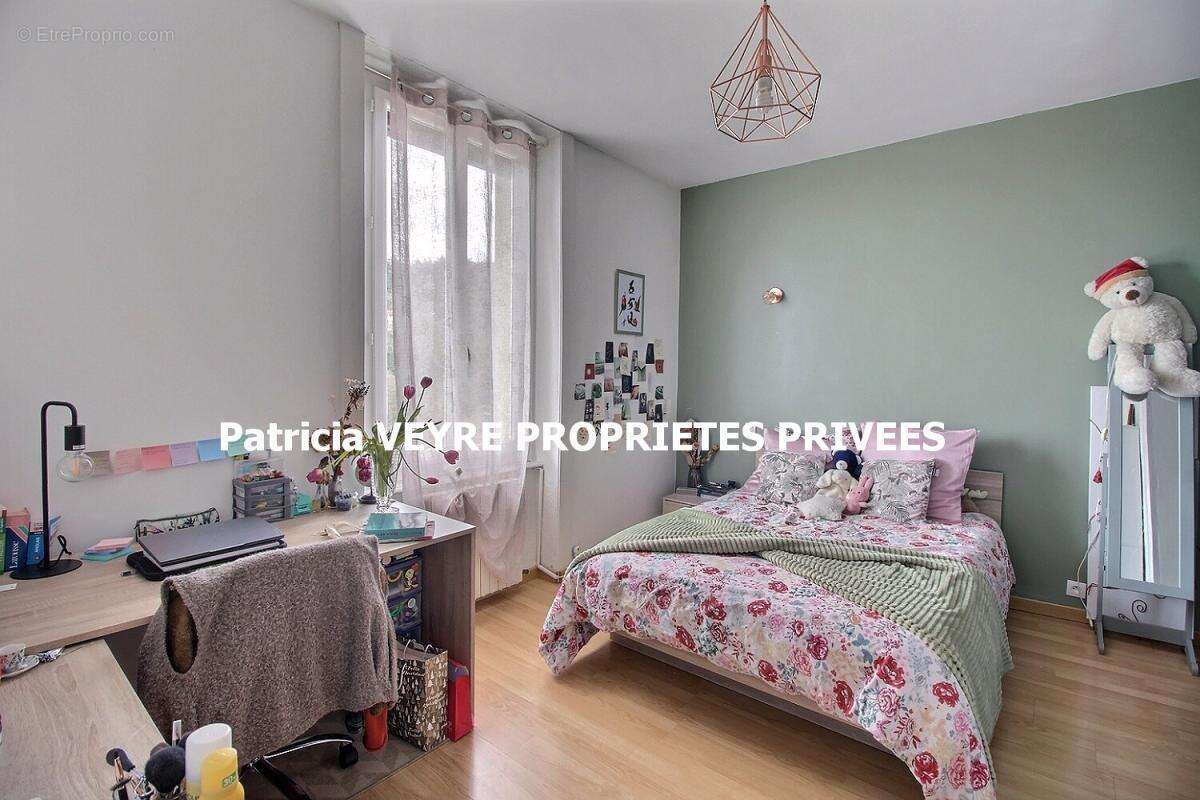 Maison individuelle, Saint Etienne (42100) maison rénovée 108 m² habitables 4 chambres sur environ 5 000m² de terrain - photo 8
