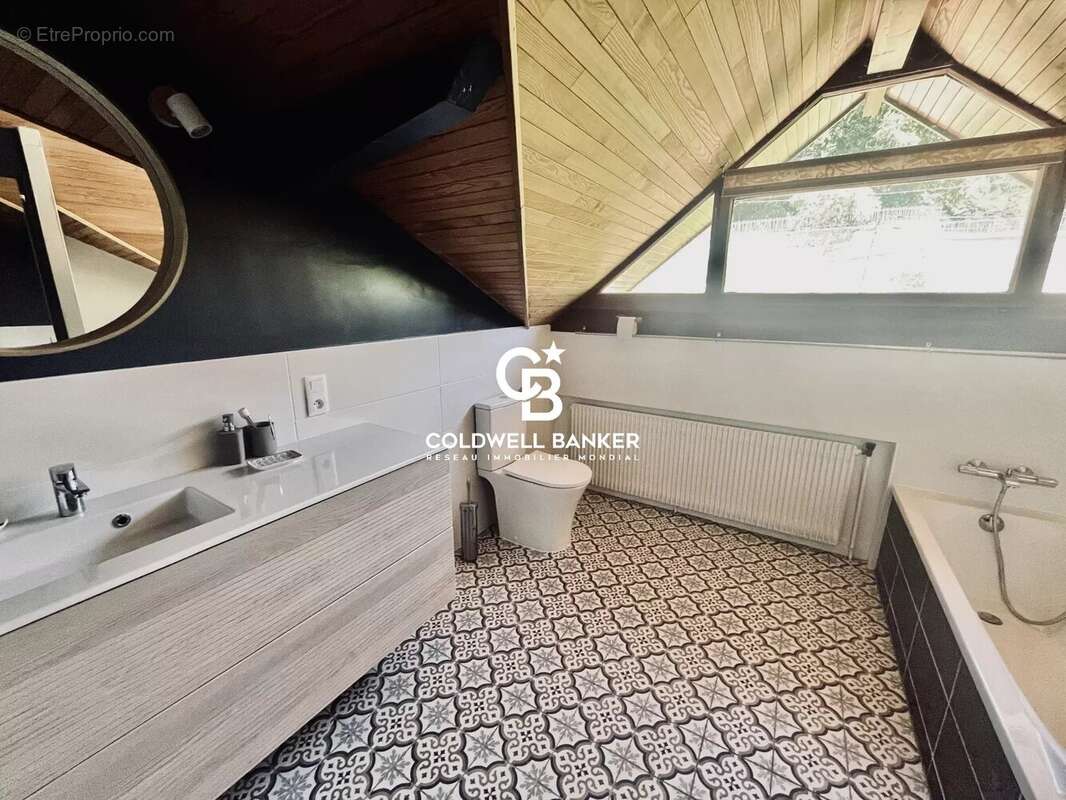 Maison à VETRAZ-MONTHOUX