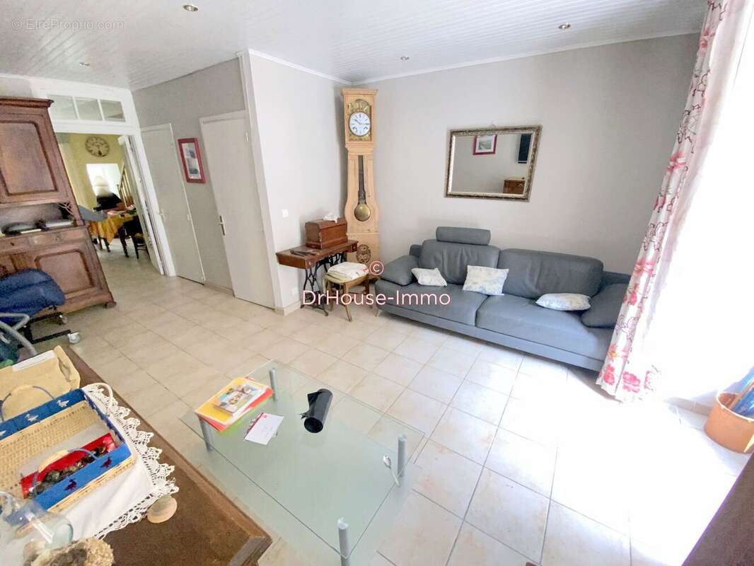 Maison 84 m² à Mayres  - photo 9