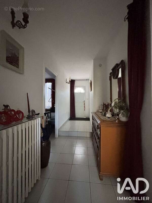 Maison 145 m² à Yzeure  - photo 3
