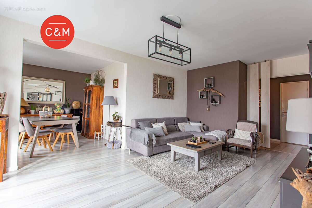 Appartement à REZE