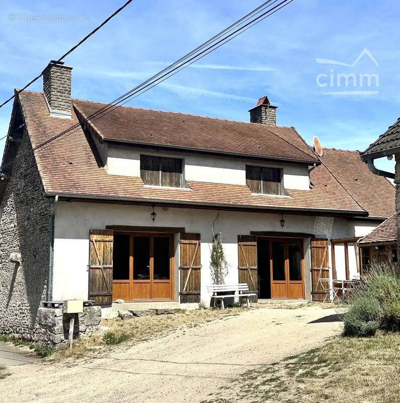 Maison à VIC-SOUS-THIL