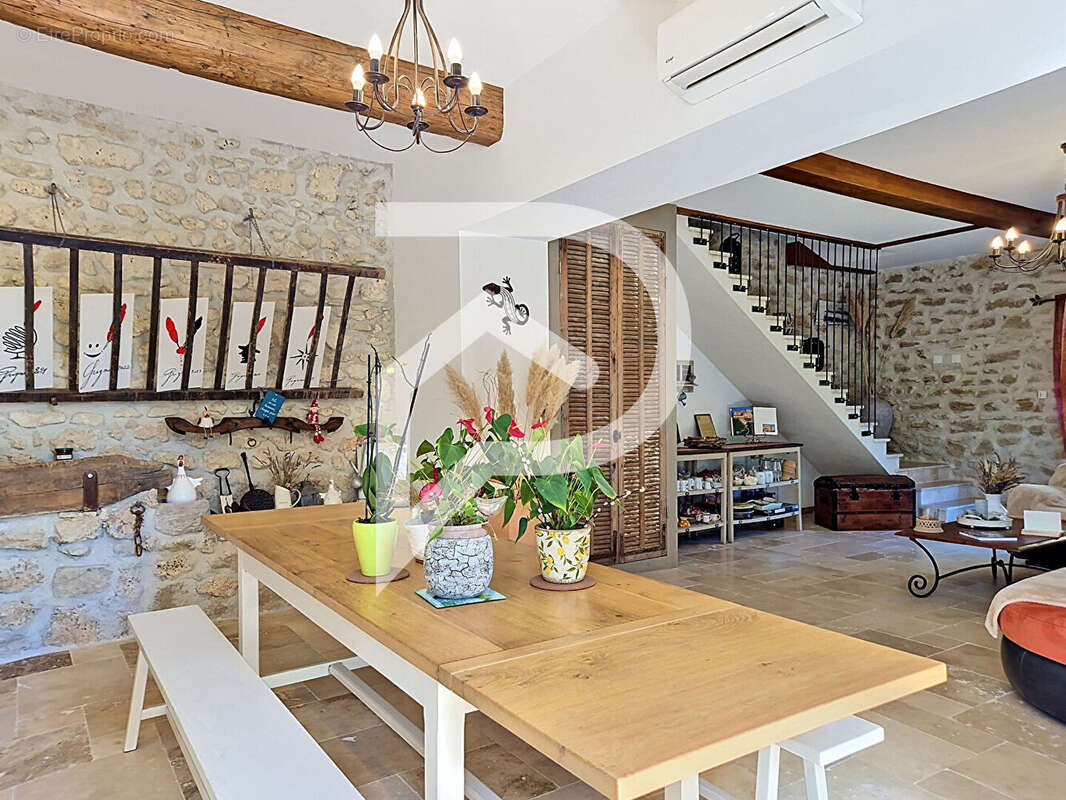 Maison à GRIGNAN