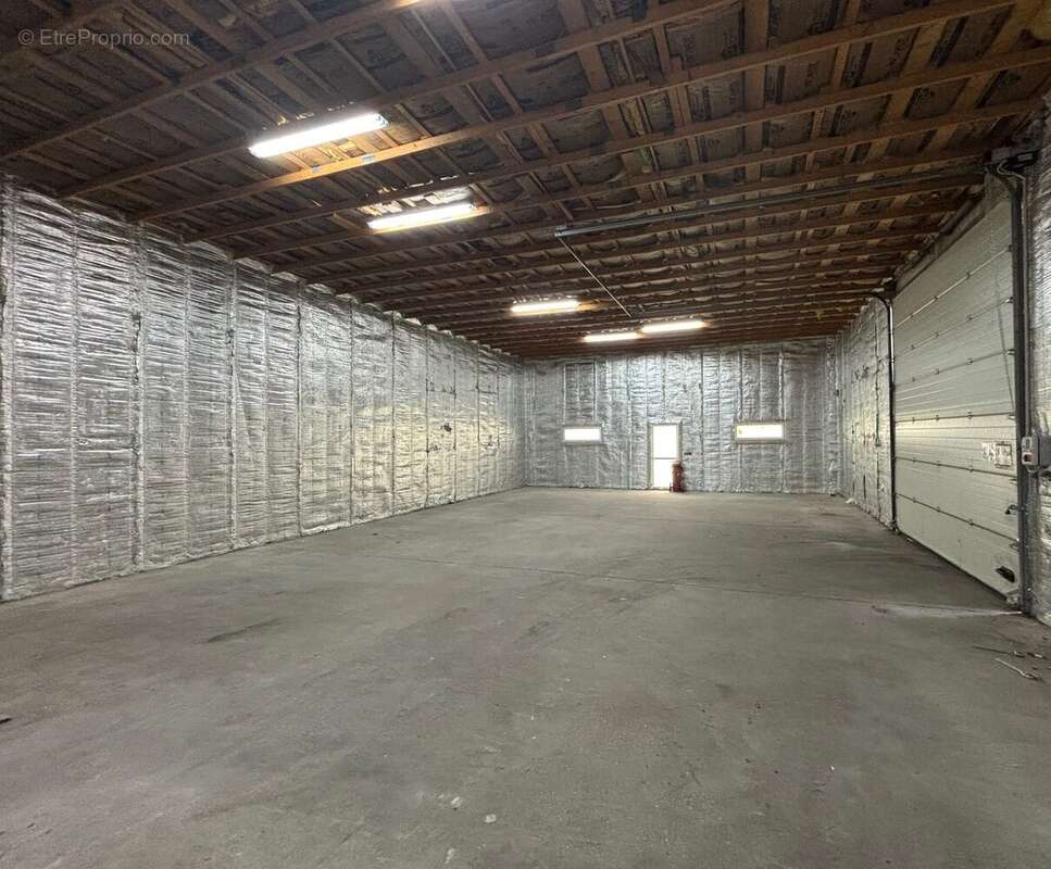 Commerce à MILLY-LA-FORET