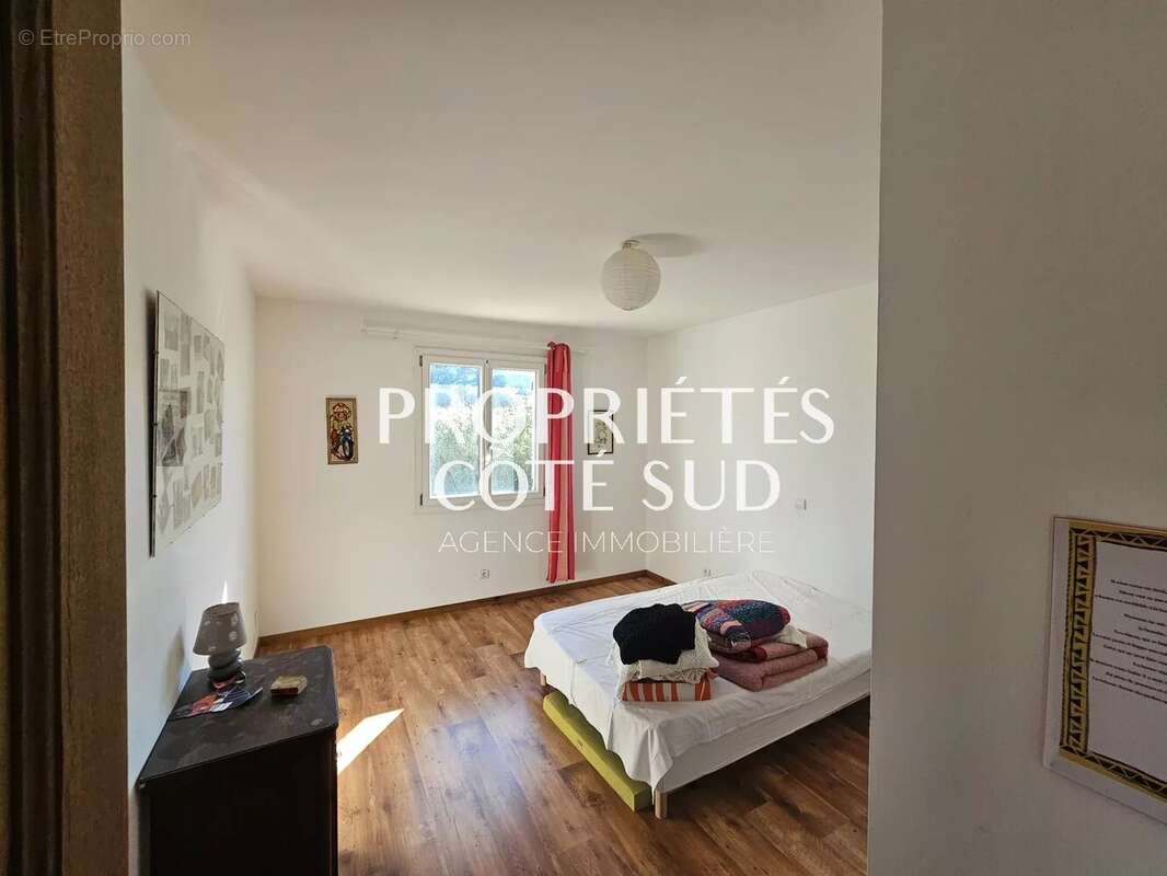 Maison à SAINT-VICTOR-LA-COSTE