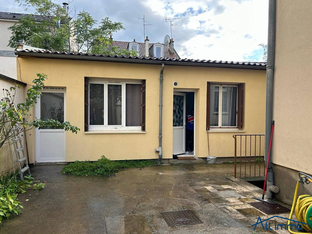 Appartement à SAINT-MAUR-DES-FOSSES