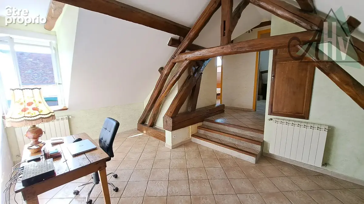 COURLON (89) - Belle maison de charme de 245 m2 avec 4 chambres, grande grange et dépendances. - photo 16
