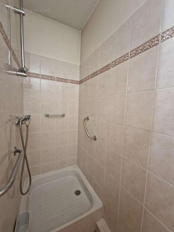   - Appartement à SAINT-PRIEST