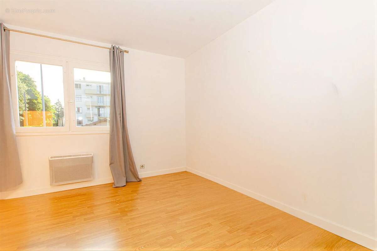 Maison T6 avec emplacement privilégié et beaux volumes - photo 12