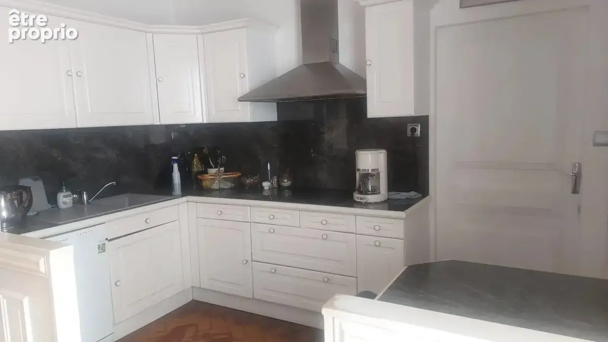 Maison 10 pièces 190 m² à vendre à Nueil-Les-Aubiers (79250) - photo 7