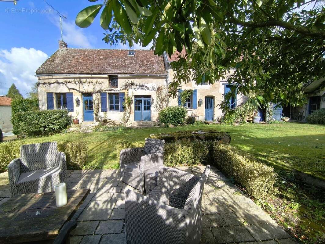 Maison à FROUVILLE