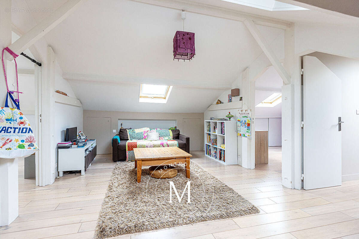 Appartement à MONTROUGE