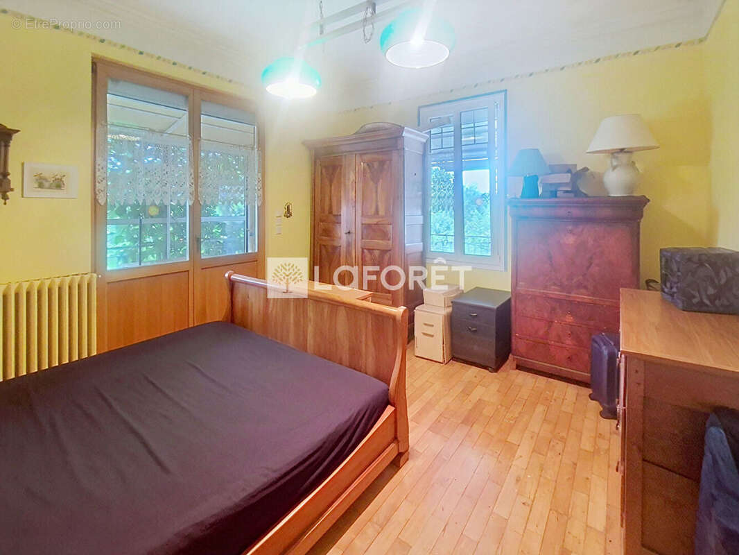 Maison Individuelle à Mouchard de 306 m² avec 5 appartements - photo 9