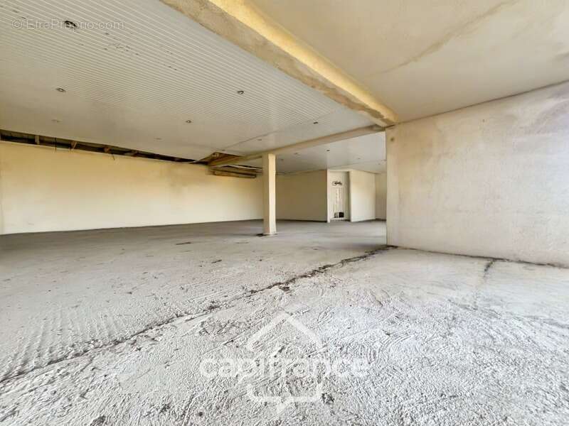 Domaine et Golf de Pont Royal, belle  propriété de 290 m2 établie sur un terrain de 2600 m2, cinq chambres, un bureau, piscine,  - photo 54