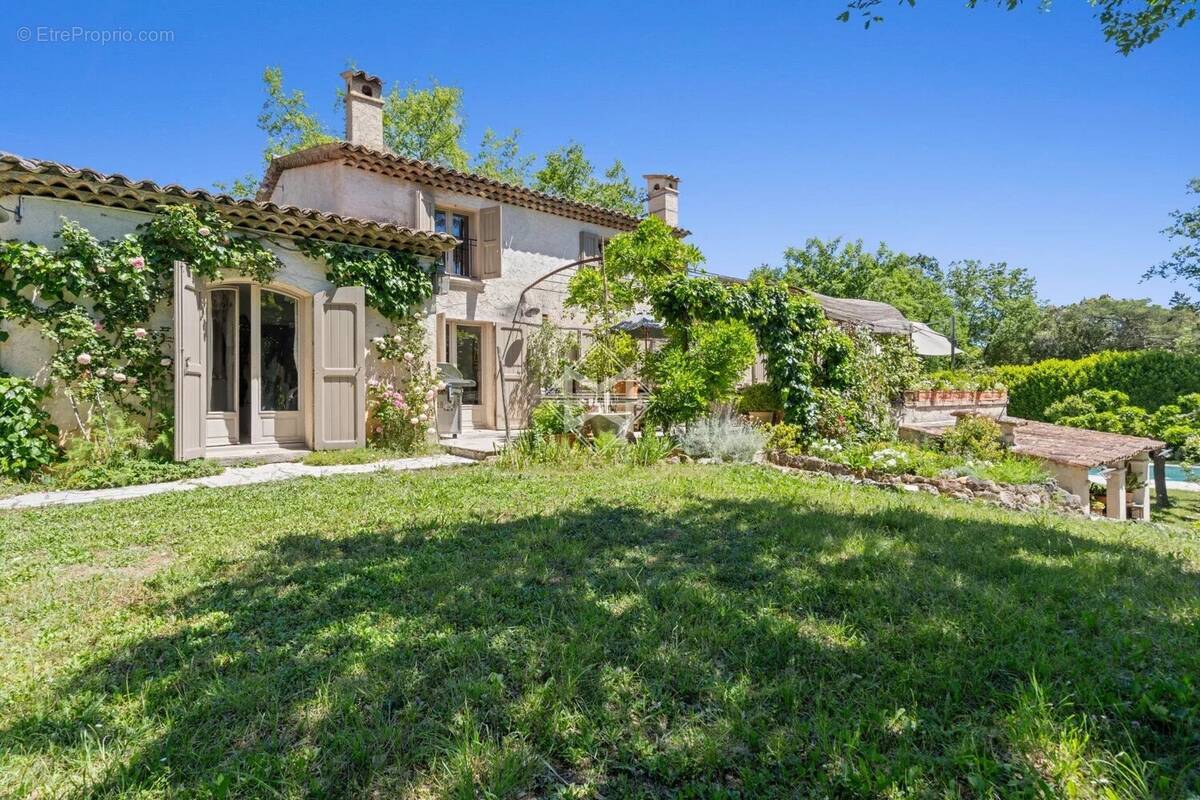 Maison à VALBONNE